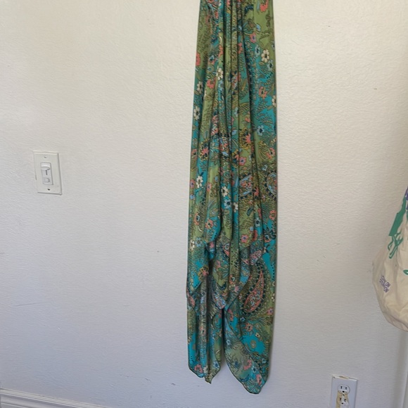 Deepti S . C. Size. Color floral green and orange . 70%seda and 30%poliester - Picture 5 of 8